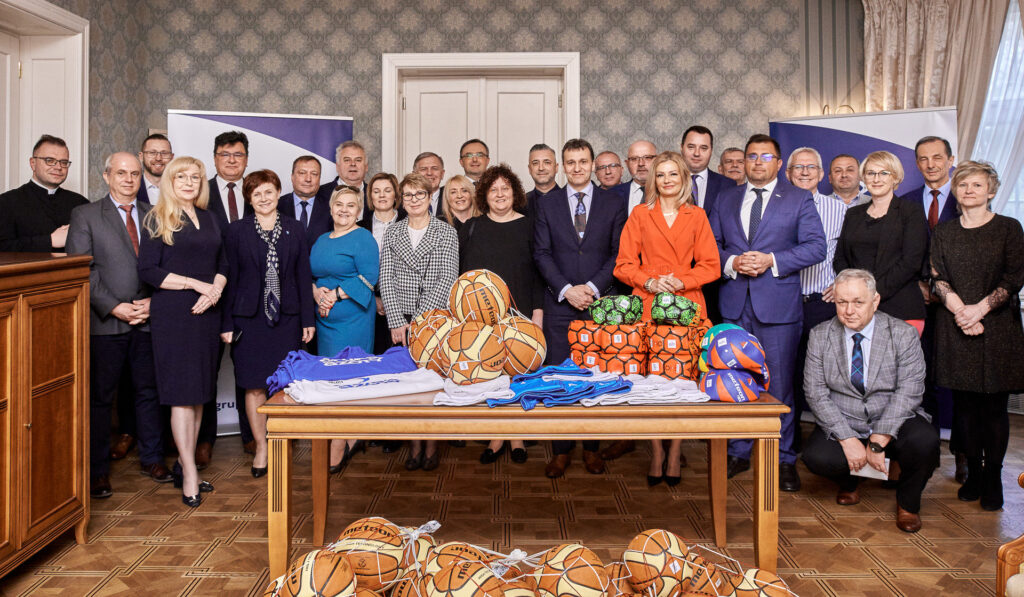 Wspieranie aktywności sportowej wśród dzieci i młodzieży naszej szkoły.