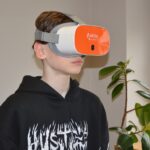 Okulary ClassVR na lekcji chemii