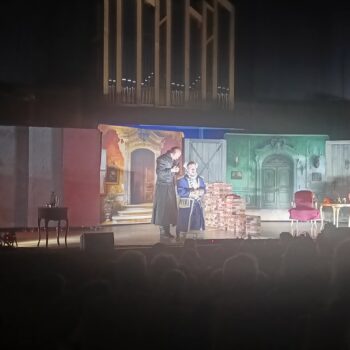 Wyjazd uczniów klas 6-8 na spektakl „Zemsta”